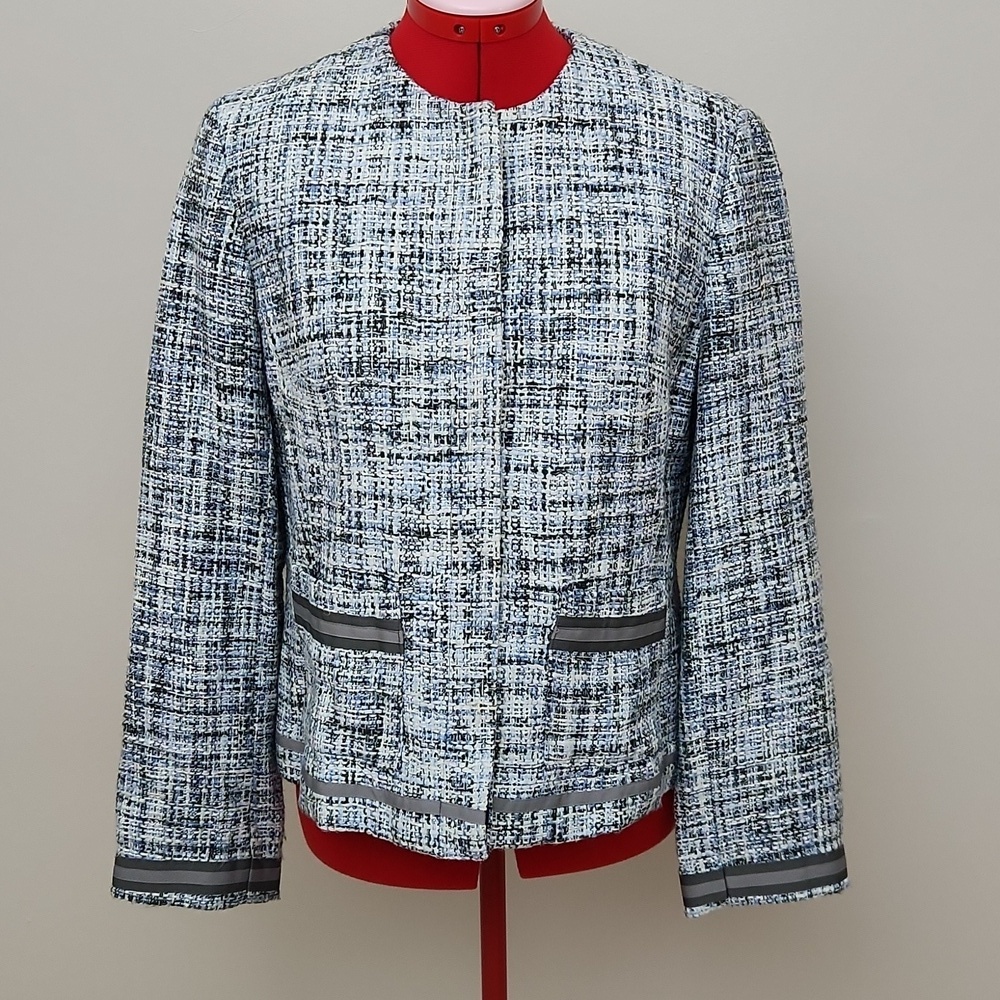 CRAZY HORSE a liz claborne company blue tweed blazer.